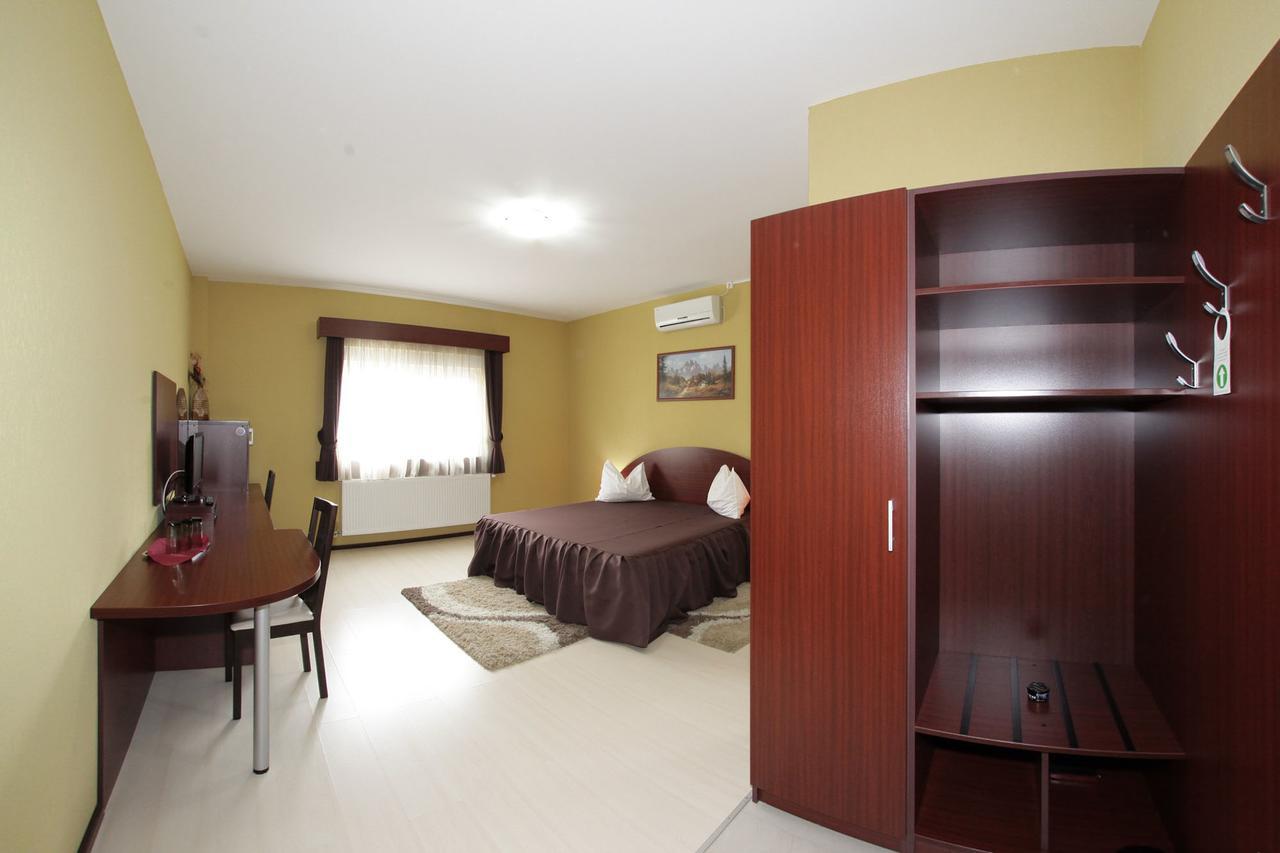 Pension Eurosandoor Sovata Exterior photo